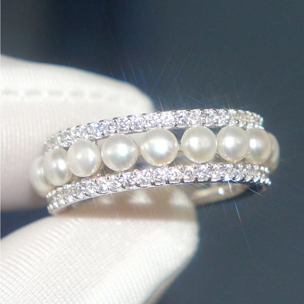 Women's Faux Pearl Ring - Picture 1 of 4